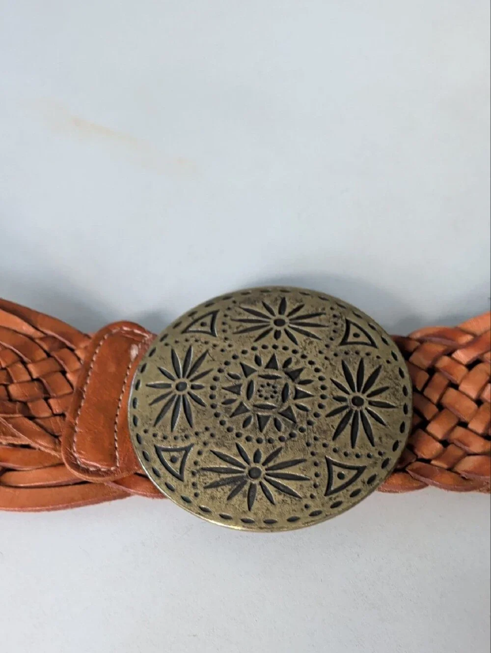bebe Braided Tan Soft Shiny Leather Belt w/ Antique Brass Medallion Length 43